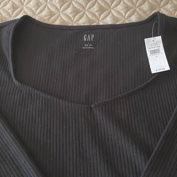 NWT....GAP Long-Sleeved, Sweetheart Ribbed Tee - Picture 2 of 5